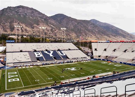 Best College Football Stadiums in America, Ranked: The Top 25 - Thrillist