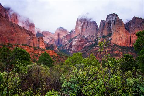 Zion National Park in a dramatic mist along the Trans-Zion Trek Trail ...