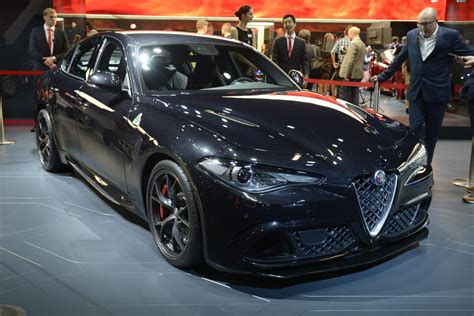 Alfa Romeo Giulia QV; world’s fastest production sedan at Nurburgring – PerformanceDrive