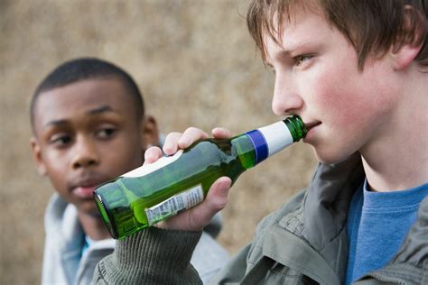 How to talk to your teen about the dangers of alcohol | Lowvelder