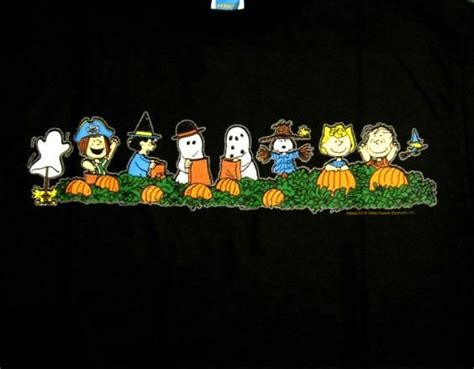 Peanuts Gang Halloween T-Shirt | snoopn4pnuts.com