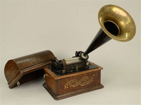 EDISON STANDARD PHONOGRAPH, marked Thomas A. Edison, Ma : Lot 336