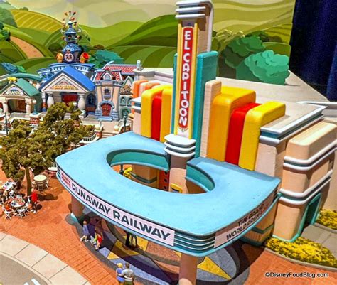 Mickey & Minnie’s Runaway Railway to Use Virtual Queue in Disneyland - Disney by Mark