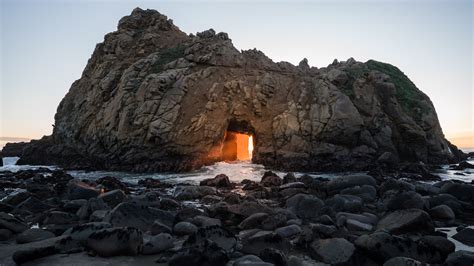 Download wallpaper: Pfeiffer Beach, Big Sur 5120x2880