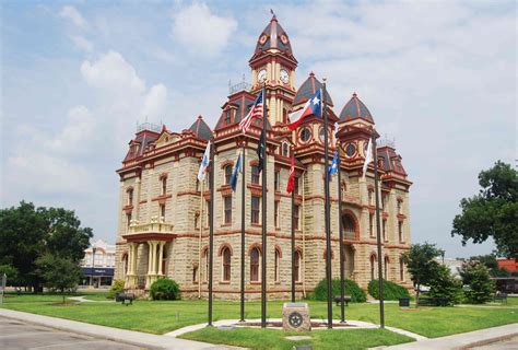 10 Iconic Courthouses to Get Married In Across the U.S.