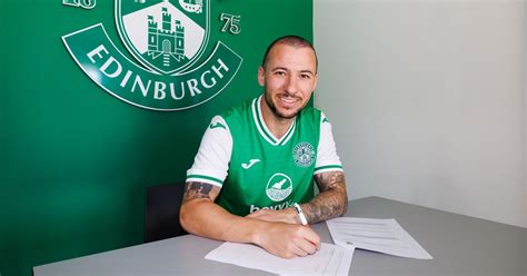 Adam Le Fondre in Hibs 'mentor role' as new man challenges youngsters ...