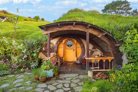 Spend the Night in the Real-Life Hobbiton Village in New Zealand 🧙🏼‍♂️ ...