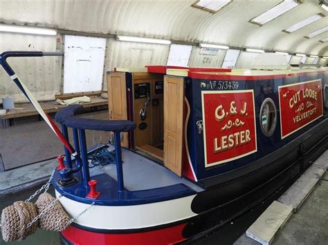 Pin by Russell Eagling on Narrowboat painting ideas | Narrowboat, Boat ...