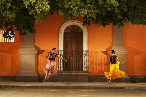 THISWORLDEXISTS - Photographer captures stunning culture Inside Oaxaca ...