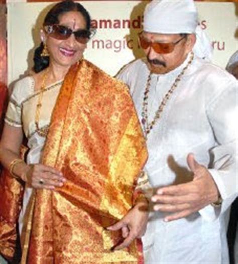 Amazing Snap World: Actor Vishnuvardhan : Family Photos