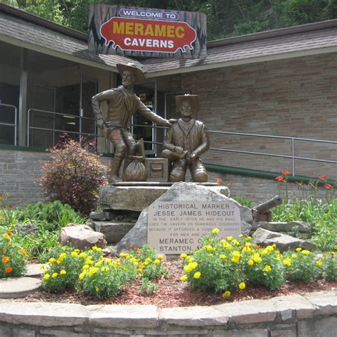 Route 66: Meramec Caverns in Stanton, Missouri - Moon Travel Guides