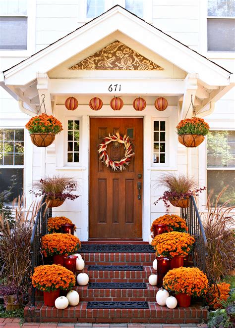 Fall Decorating Ideas For Your Front Yard | Shelly Lighting