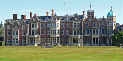 #4 Rezydencje Królowej- Sandringham House - Family of Cambridge