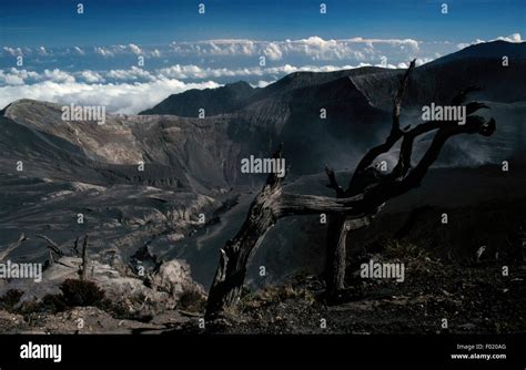 Crater of Irazu volcano, Costa Rica Stock Photo - Alamy