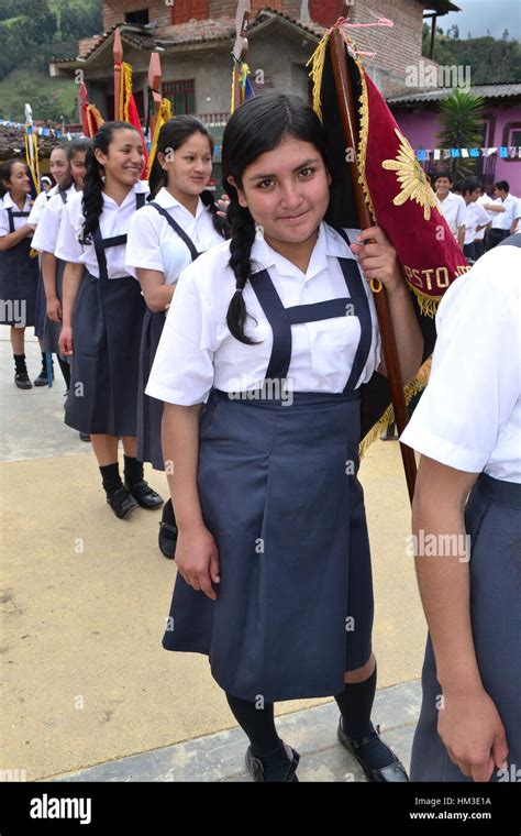 High school anniversary in SAPALACHE " Las Huaringas " - HUANCABAMBA ...