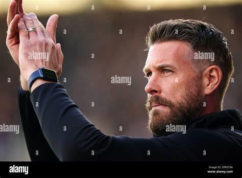 Luton Town manager Rob Edwards during the Sky Bet Championship match at ...