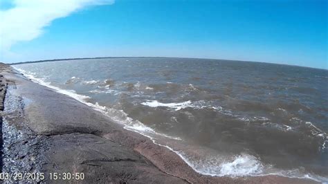 Big waves at Cheney Reservoir dam - YouTube