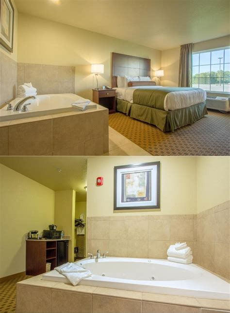 11 Hotels with Hot Tub in Room in Erie, PA