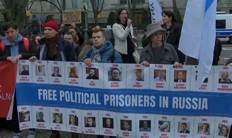 Watch: Alexei Navalny protest held in Berlin after death