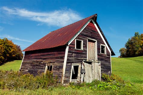 13 Pictures Of Old And Weathered Barns In Vermont