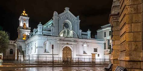 Old Cathedral of Cuenca, Ecuador. Tourist Attractions - PlanetAndes