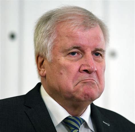 Wechselstimmung in der CSU: Horst Seehofer steht alleine da - WELT