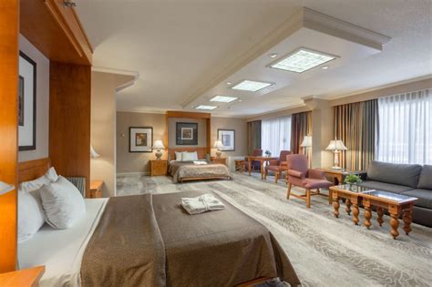 Rooms - Banff Park Lodge