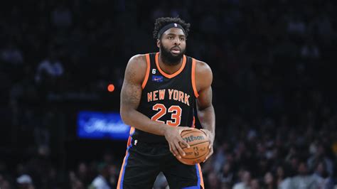 Knicks Injury Update: Center Mitchell Robinson Out 3 Weeks - Casino.org