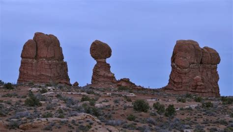 Balanced Rock - Buhl, Idaho (March 24, 2012) | Rocas, Raro