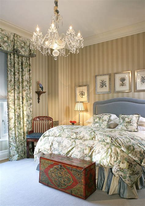 25 Victorian Bedroom Design Ideas - Decoration Love