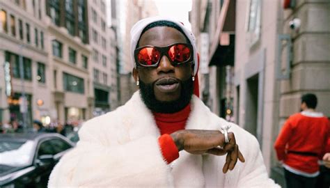 Gucci Mane Strolls Through NYC As Santa With $1 Million Worth Of ...