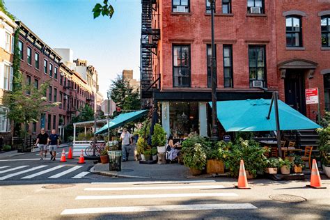 10 BEST Neighborhoods in Manhattan (First Time Visitors Guide!)