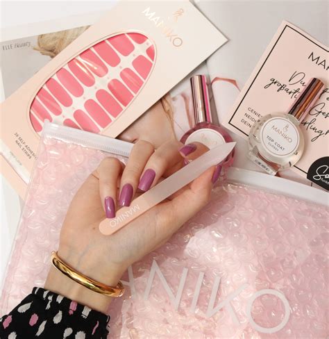 MacKarrie Beauty Style Blog: MANIKO Nails im Test - Nagellackstreifen ...