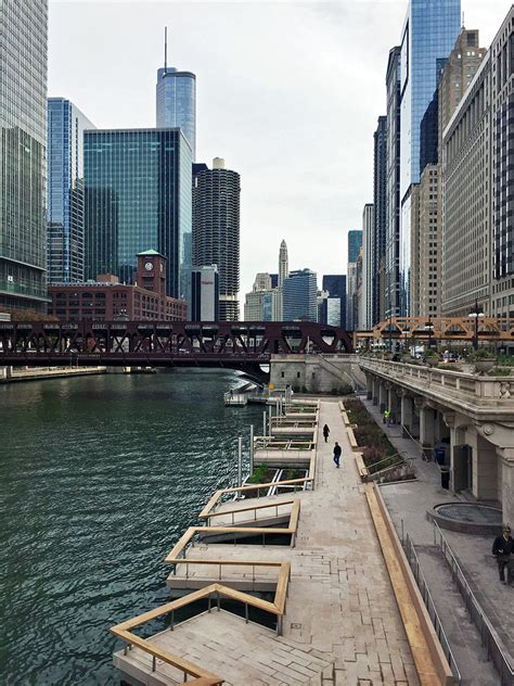 Walsh Delivers Final Phase of Chicago Riverwalk