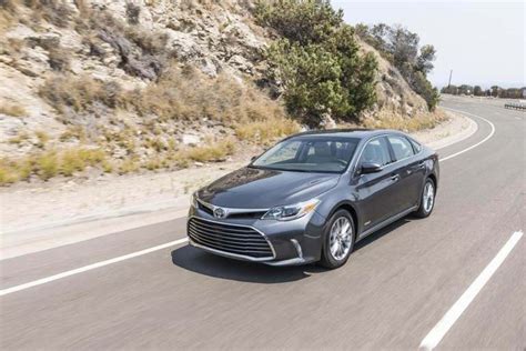 5 most common Toyota Avalon problems for used car shoppers