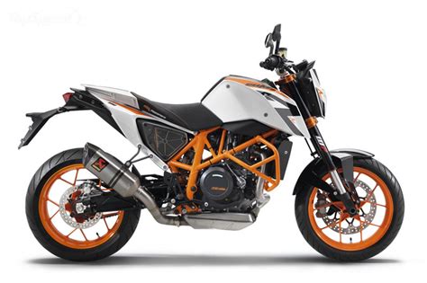 2015 KTM 690 DUKE R ABS Review - Top Speed