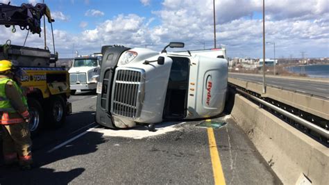 Burlington Skyway bridge reopens after winds force afternoon closure ...