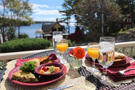 Breakfast near Boothbay Harbor-Waterview Inn-Five Gables Inn