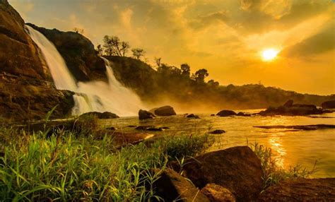 6 Breathtaking Kerala Waterfalls You Must Visit | MakeMyTrip Blog