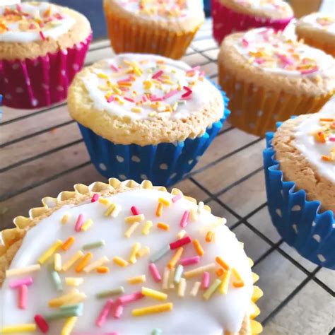 How To Make Simple Fairy Cakes With Icing And Sprinkles