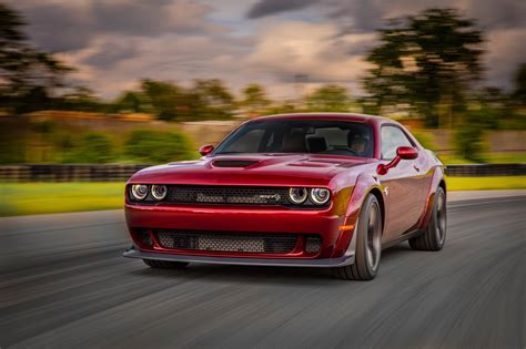 Challenger SRT Hellcat Gets a Widebody for 2018 | Automobile Magazine