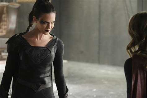 SUPERGIRL: Reign Is Unmasked In New Photos From Season 3, Episode 18 ...