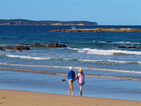 Surf Beach Batemans Bay | NSW Holidays & Accommodation, Things to Do ...