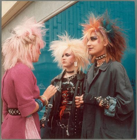 PUNKのパイオニアたちを讃えよう | 80s punk fashion, Punk fashion, Punk girl