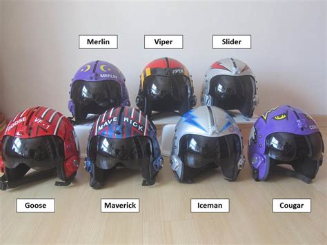 TOP GUN (COURIER SERVICE) - 2x MAVERICK Helmets | prop