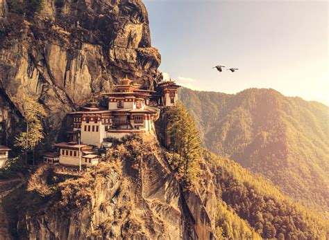 Paro - Paro Taktsang - Monastery in Bhutan - Thousand Wonders - sowiwiwar