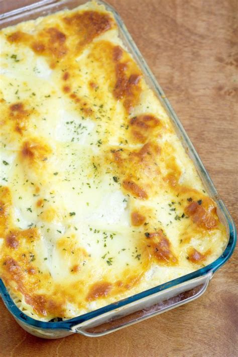 Chicken Alfredo Lasagna | The Gracious Wife