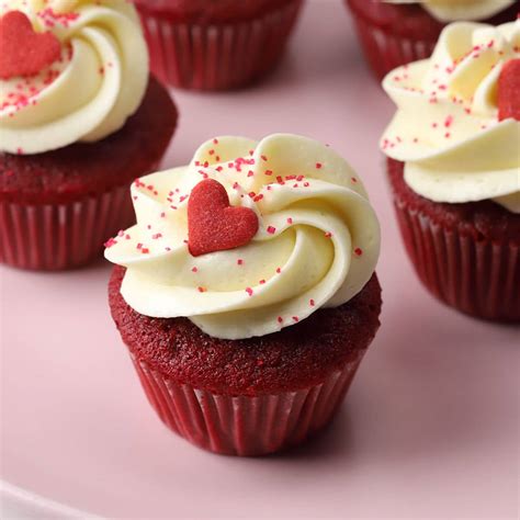 Mini Red Velvet Cupcakes - The Toasty Kitchen