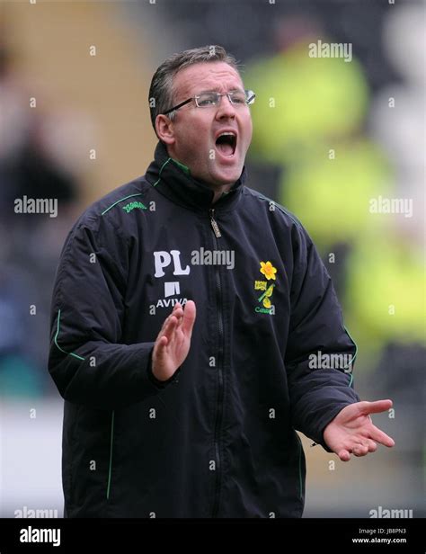 PAUL LAMBERT NORWICH CITY MANAGER NORWICH CITY MANAGER KC STADIUM HULL ...