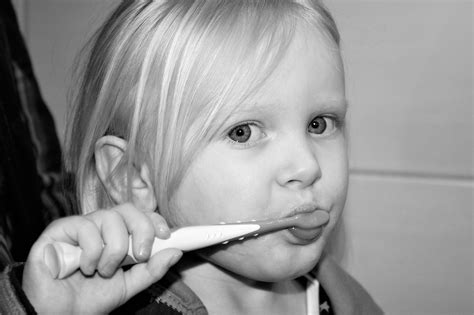 Toddler teeth brushing, don’t feel bad about it! - Dadsnet